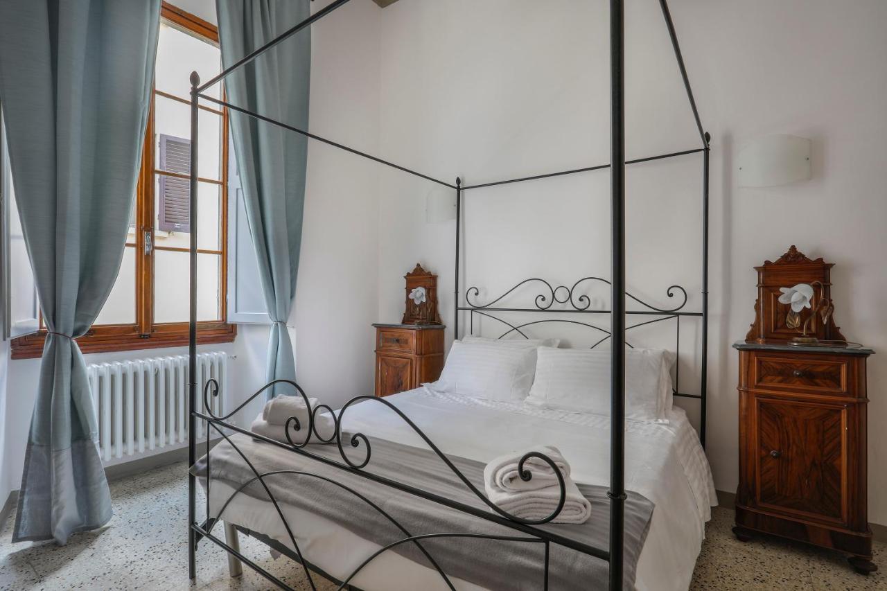 In Florence's Heart: Via Delle Seggiole Apartamento